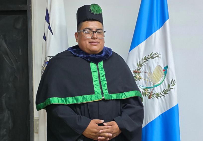 Graduación Eliseo Juárez