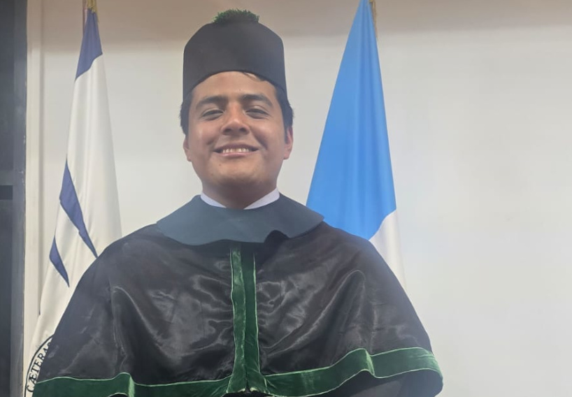Graduación Ronald Mazariegos