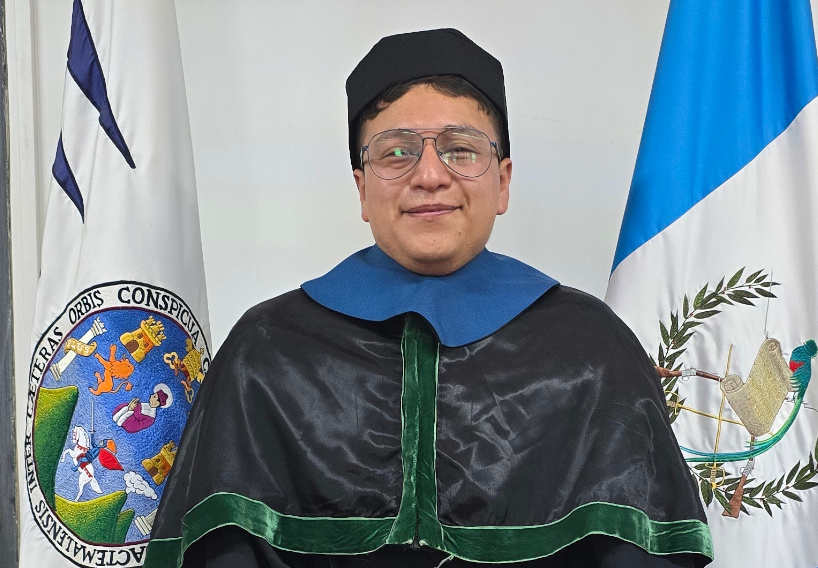 Graduación Carlos Rojas