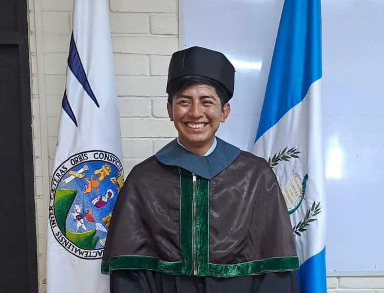 Graduación Mynor Lopez