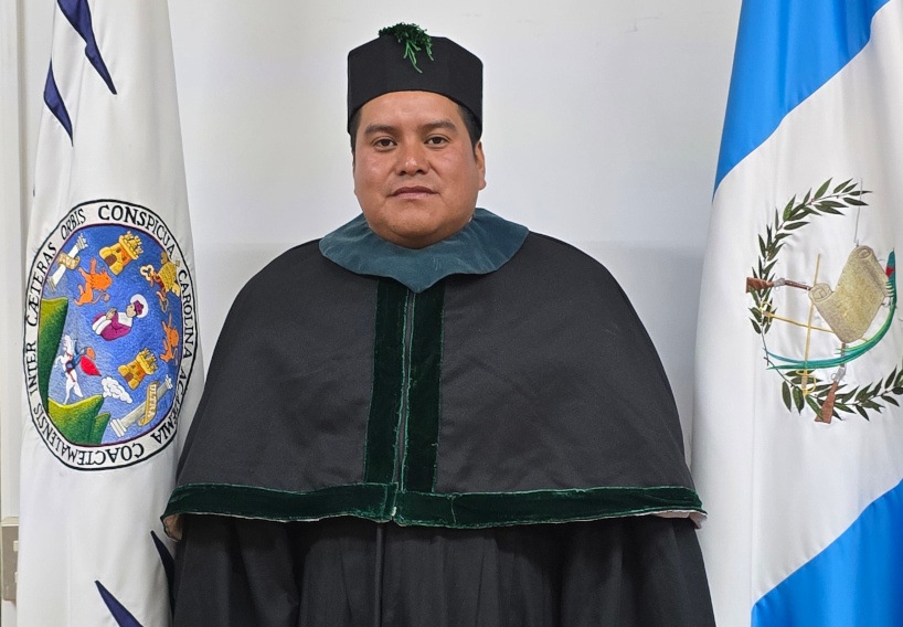 Graduación José Colop